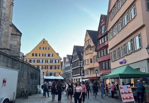 4B19A56E-222F-4B71-9B77-501801C7D320