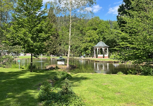 AE5B0BDF-792F-40D5-B235-B112E1E4A61A