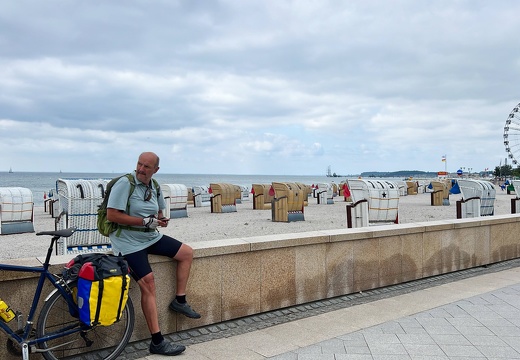 ECAA173B-4B6A-40B6-A031-00BCDC5B7FCF