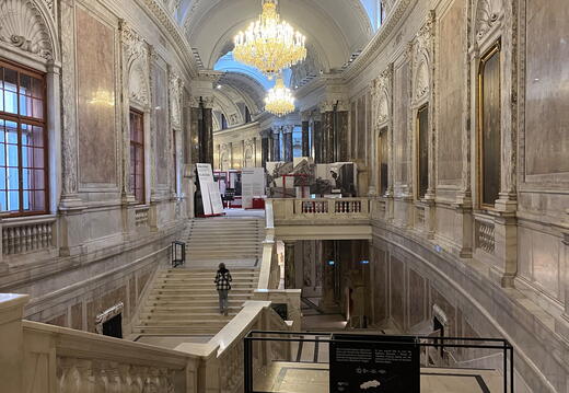 20. März Hofreitschule, Museen