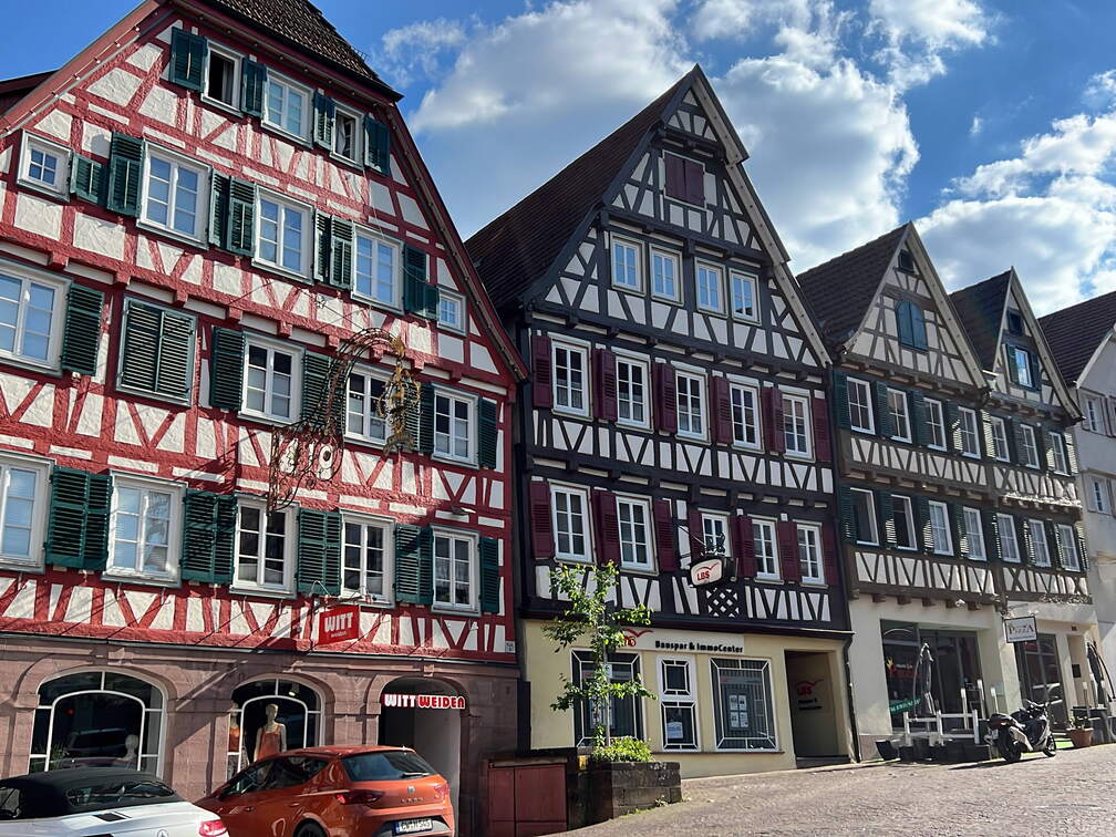 47560379-5837-4AAB-BFD2-DEDE7165C26C