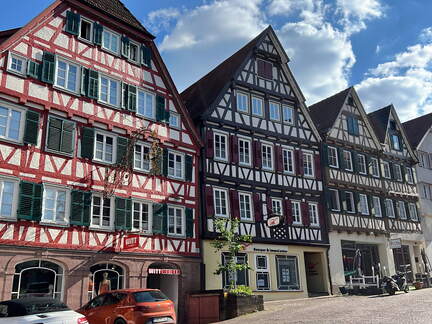 47560379-5837-4AAB-BFD2-DEDE7165C26C