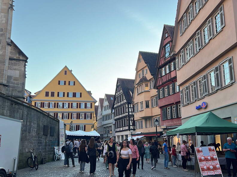 4B19A56E-222F-4B71-9B77-501801C7D320