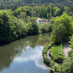 B5E698DE-5853-4E0B-A99A-DA4A1AD8B72B