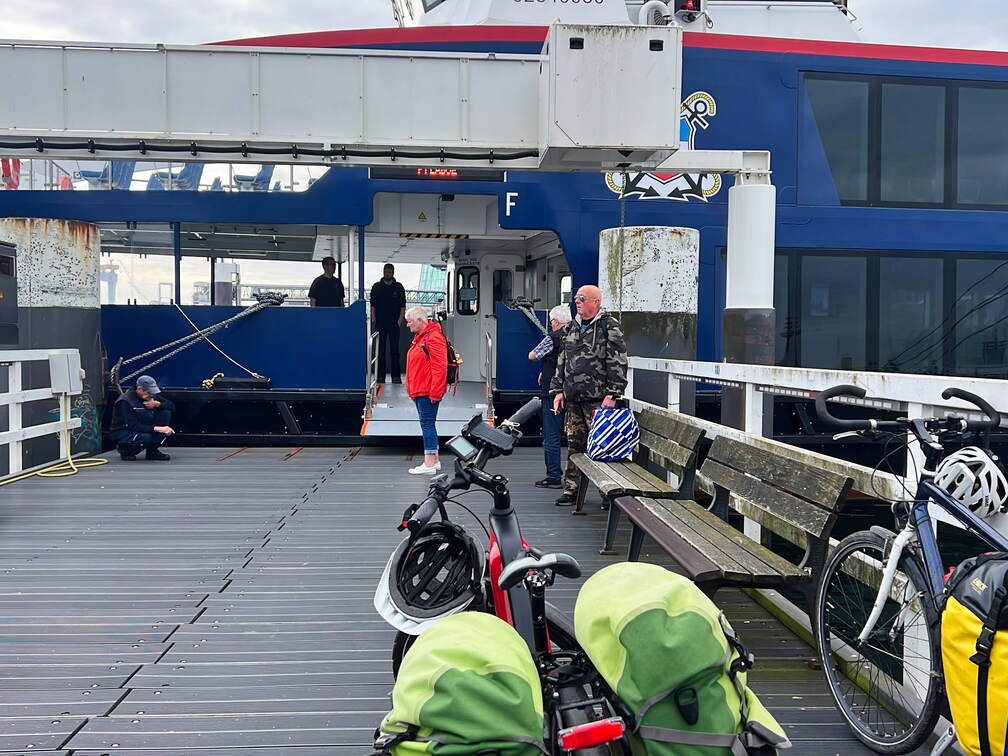 C8B3A977-3A62-44DE-B97D-53E3D69029C4