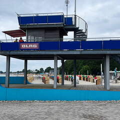 54044175-4E97-4BF1-A5FF-CE3BA51CC035