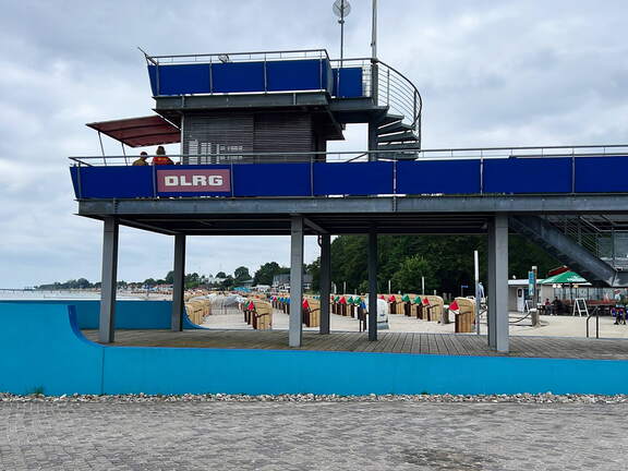 54044175-4E97-4BF1-A5FF-CE3BA51CC035