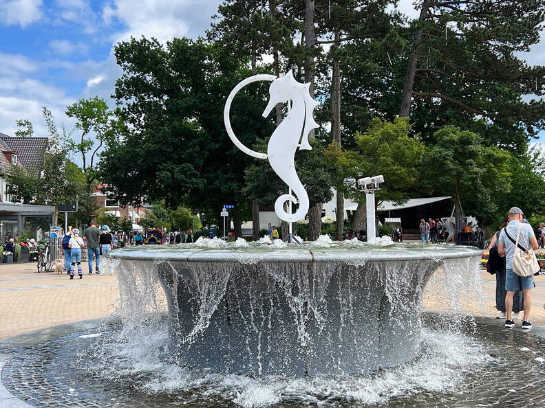 A3365E39-95C1-420E-99E7-35577649B840