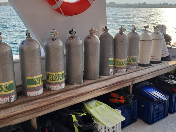 2C989778-D1D1-4B3D-896F-15DAC4B3DEAF