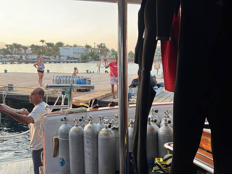 76AEA568-C026-4C96-A077-F375497FCE5E