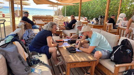 840416B2-22B7-4A84-9CDE-308E282478D0