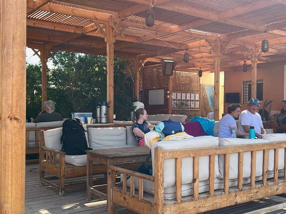 E2B4F200-7F3F-481A-AC47-440CA4B66451